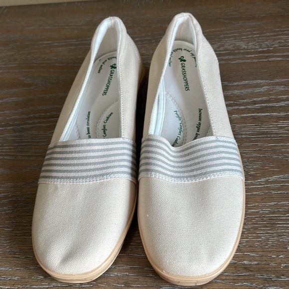 Grasshoppers Women Cream Canvas Clipper Slip On Shoes Comfort Cushion Size 7-1/2 - Picture 2 of 8